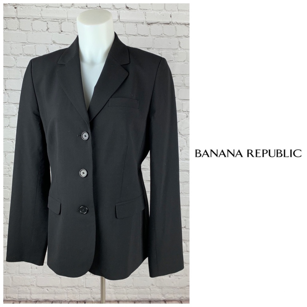 Banana 🍌 Republic Black Three-Button Blazer